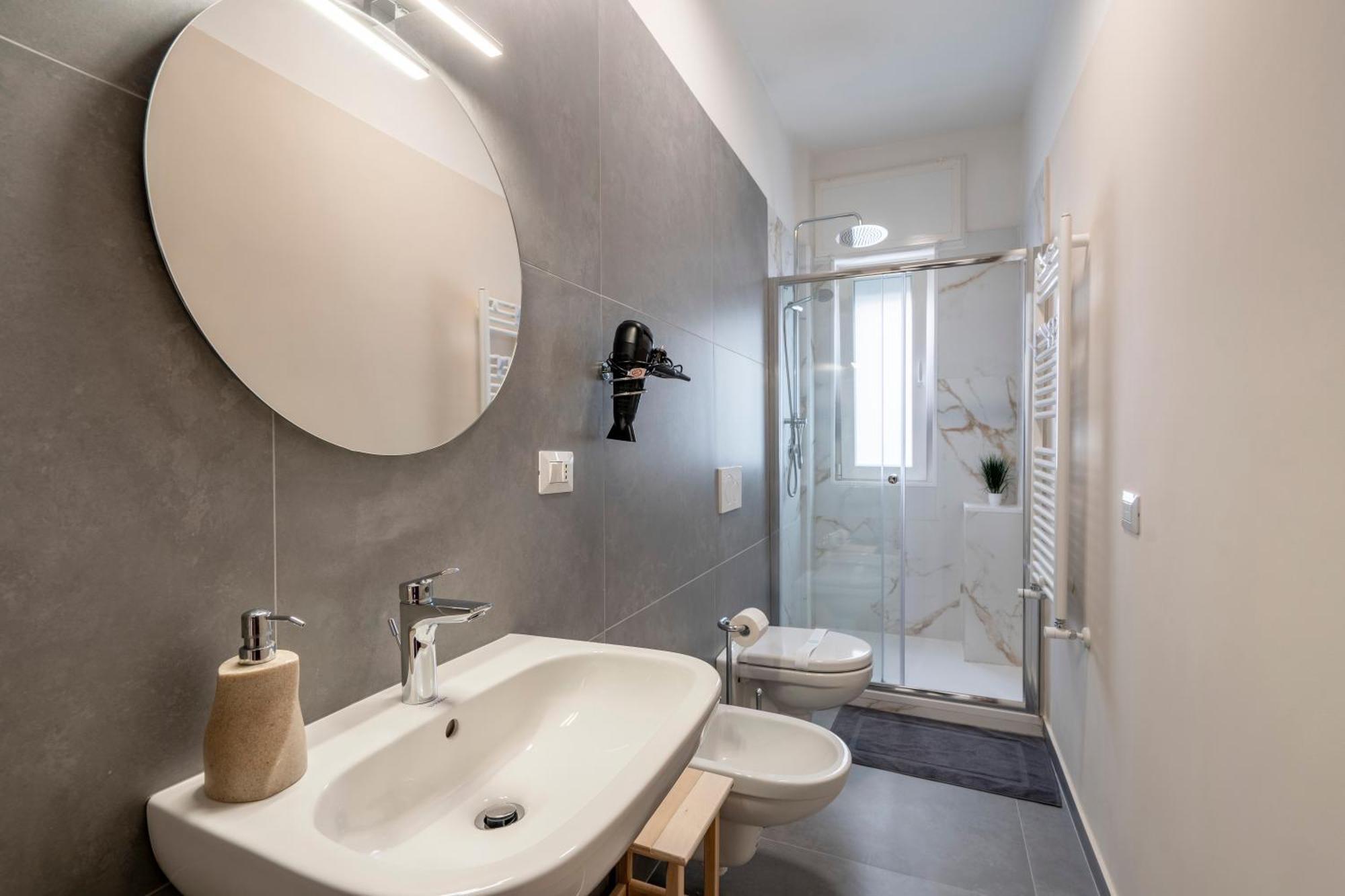 Miki'S Home - Central Rooms Бари Экстерьер фото