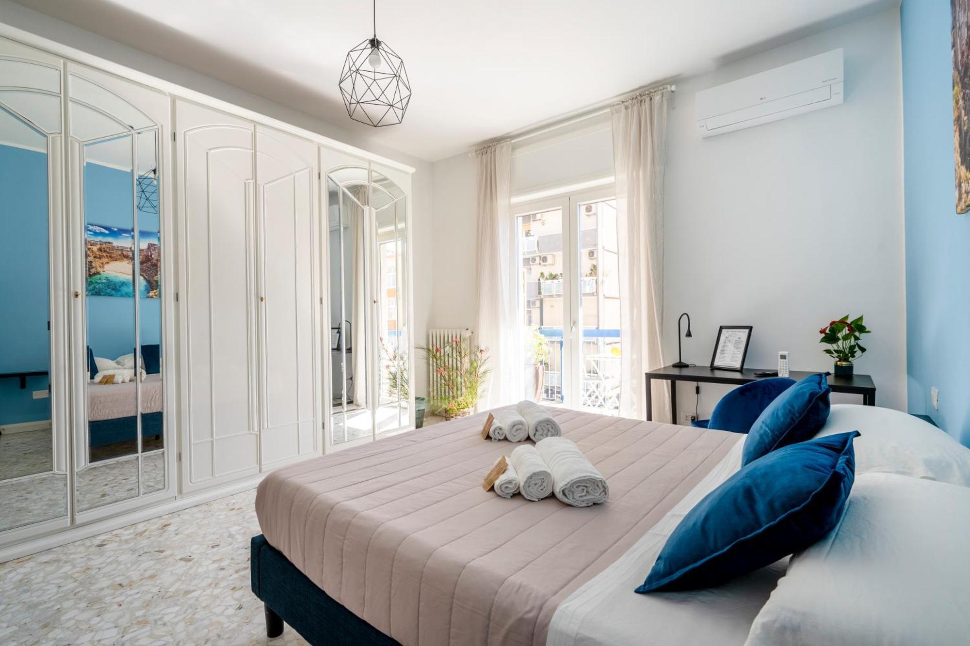 Miki'S Home - Central Rooms Бари Экстерьер фото