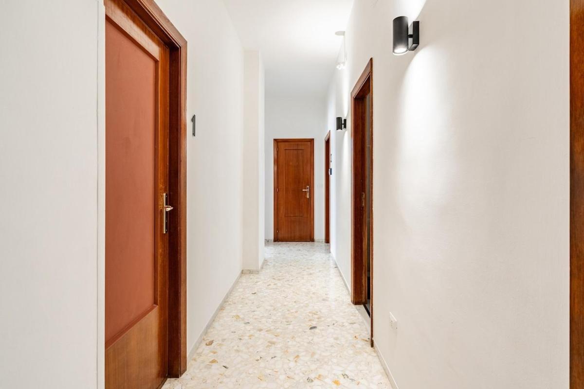 Miki'S Home - Central Rooms Бари Экстерьер фото