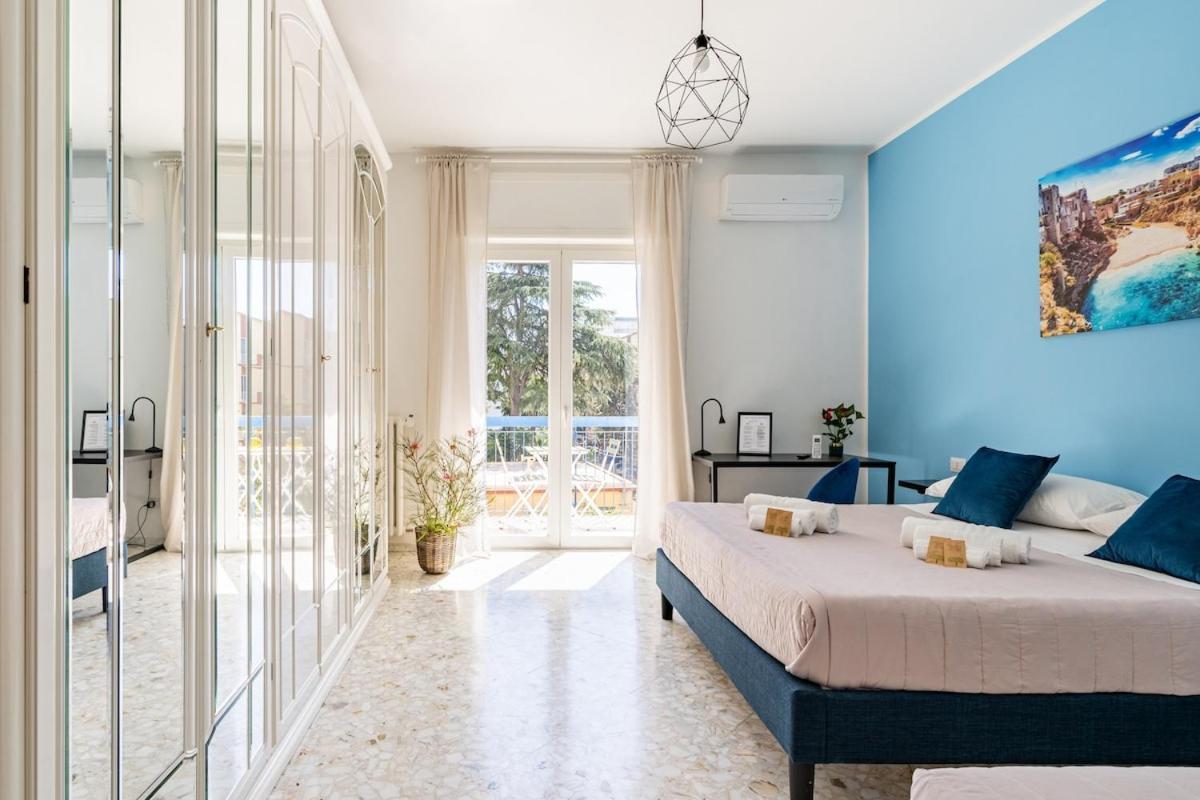 Miki'S Home - Central Rooms Бари Экстерьер фото