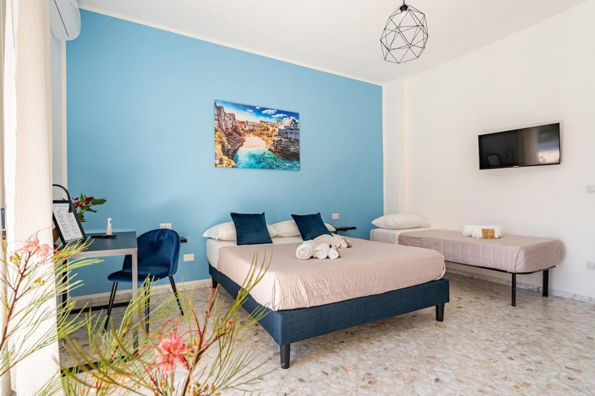 Miki'S Home - Central Rooms Бари Экстерьер фото